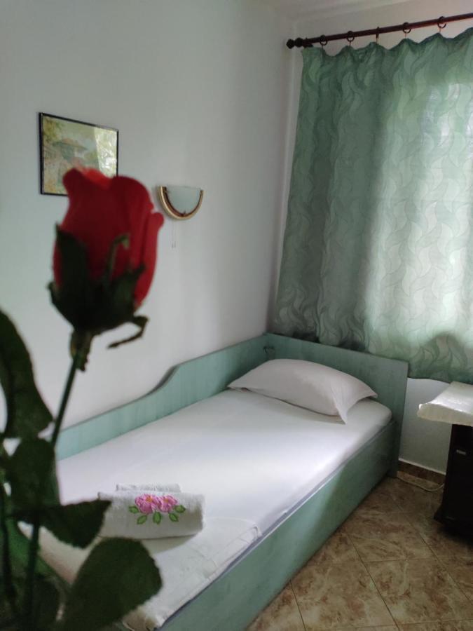 Две Сестри Лозенец Екстериор снимка